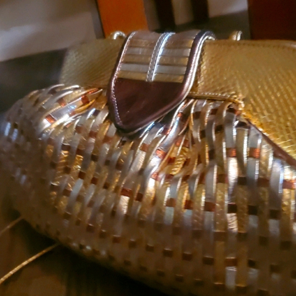 Park Avenue gold womans handbag